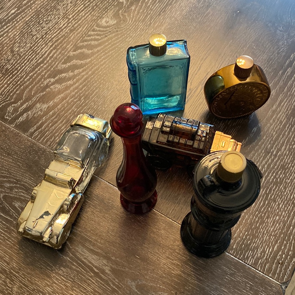 Avon men cologne bottles. No liquid.